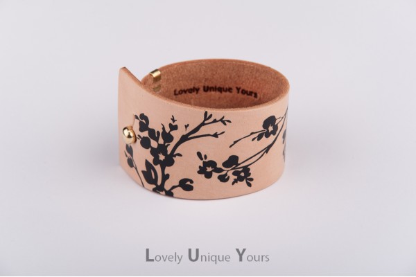 Жіночий шкіряний браслет LUY N9 FLORAL - чорний