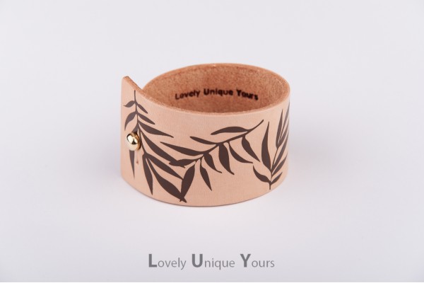 Жіночий шкіряний браслет LUY N9 LEAVES - коричневий